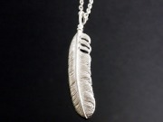 送料無料】メンズ シルバーフェザーネックレスKI-196/風切羽 Lサイズ