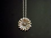 シルバー誕生花ネックレス　10月ガーベラ　【K-SMITH】