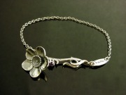 誕生花ブレスレット　梅