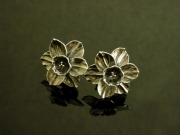 誕生花ピアス水仙