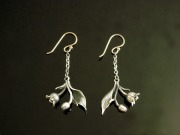 誕生花ピアスすずらん