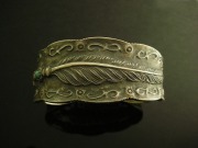 フェザーバングル