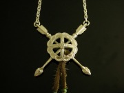 クロスアローメディスンホイールネックレス