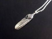 シルバーフェザーネックレスSSサイズKI-208 ゴールドハートフェザー