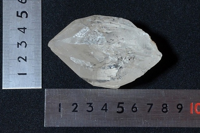 ガネーシュヒマール産】透明の水晶のなかにきらめく雲母がキレイ