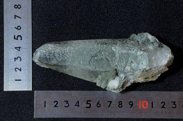 ガネーシュヒマール産】クローライト入りバーコード天然水晶・原石