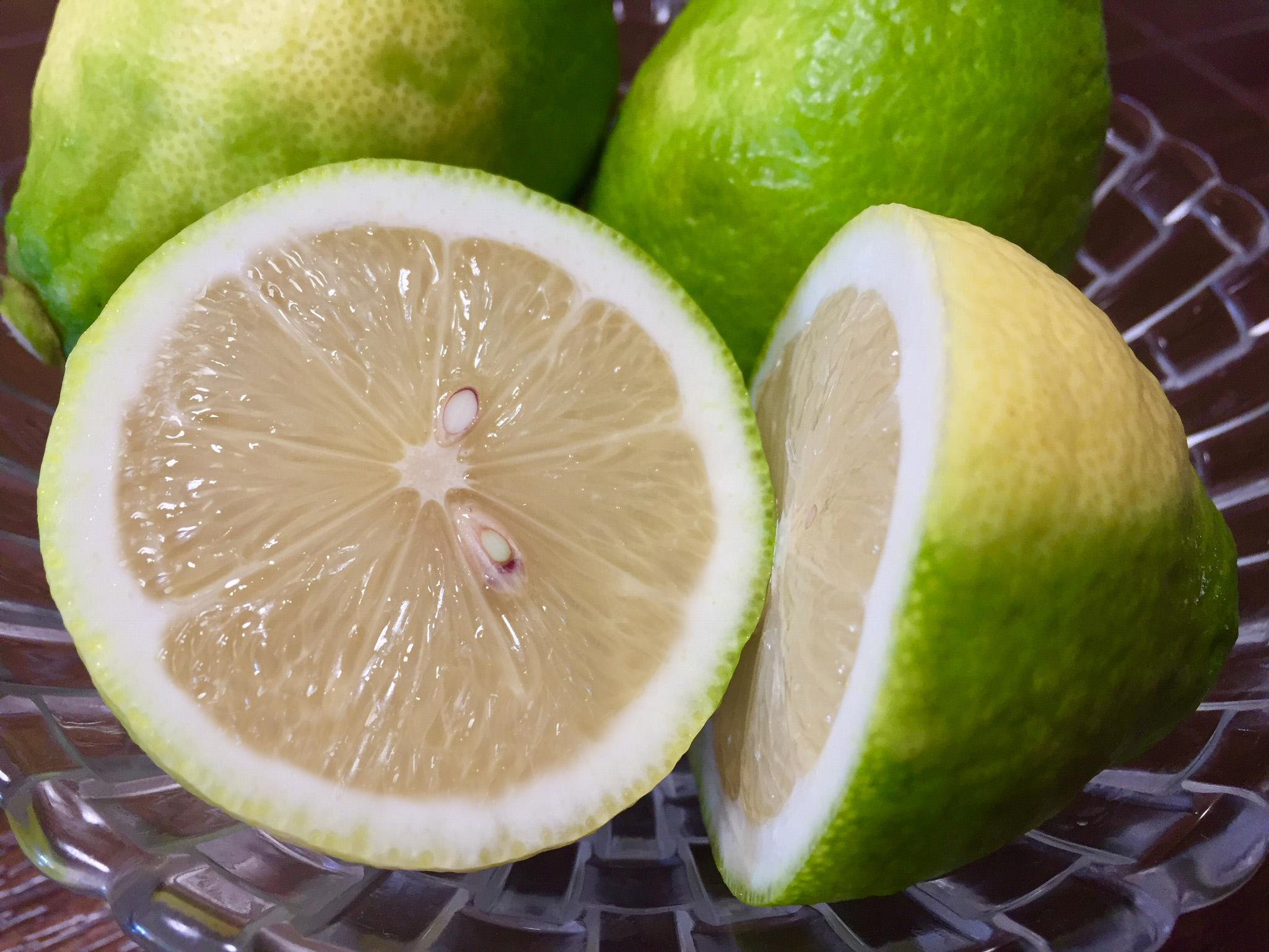 瀬戸田産レモン　3ｋ　超おススメ！　◆ノーワックス、防カビ剤不使用、皮まで食べれる安心レモン