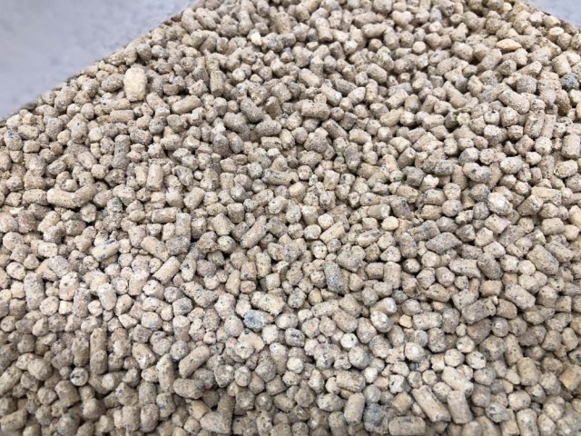 ペレット硬質鹿沼土 10L 細粒と小粒の間のサイズ 山野草 ウチョウラン