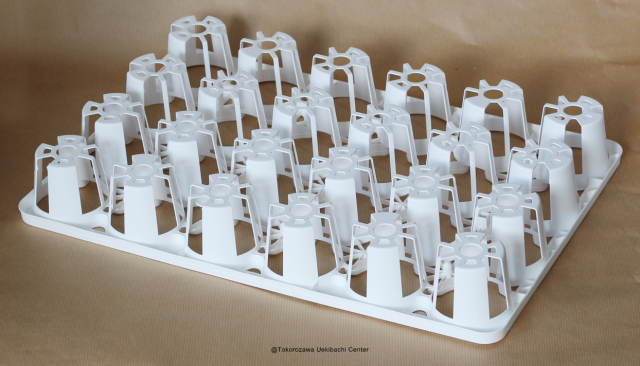 トレー　24穴　PMT-24　白（ホワイト）　プラスチックトレイ