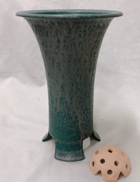 信楽焼き寒蘭鉢　6.0号　青銅　胴しぼり　サナ付き