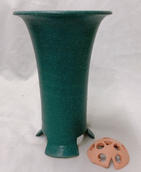 信楽焼き寒蘭鉢 5.5号 青銅 胴しぼり サナ付き