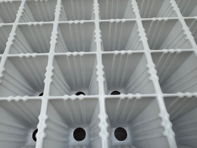 タキイ 根巻防止トレー 白（ホワイト）ワンウェイセルトレー プラグ