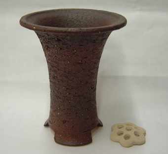 信楽焼き春蘭鉢　5.0号　岩石胴しぼり　サナ付き　