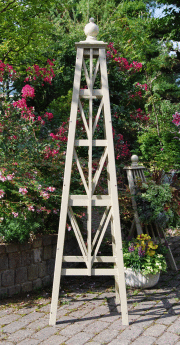 オベリスク ピラミッドタイプ 　「リーフ」サイズ：WM（高さ１68cm、幅４３cm、奥行き４３cm）