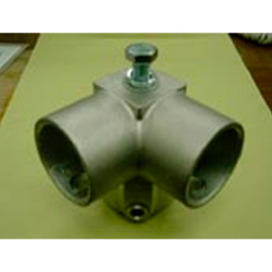 単管接続用 コーナー機器取付金具 S-13-3Y【ジョイント工業】締付：ホーローセット（イモネジ）