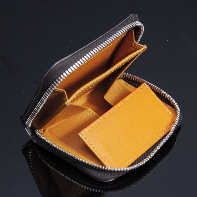 クロコダイルインハンドウォレット[K1605]