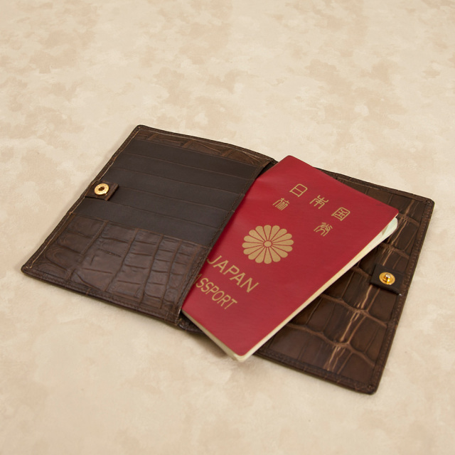 超美品)ジャンルソー パスポートケース 黒クロコ パスポートカバー