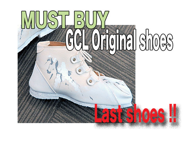 【G collection】レディース＆メンズ L(23.5～24.5cm)サイズ◇激安“MUST BUY” 期間限定“ ◇話題のホワイトスニーカー最後のサンプルシューズ （アートプリント バージョン）がMUST BUYに登場☆彡60％OFFの8,360円
