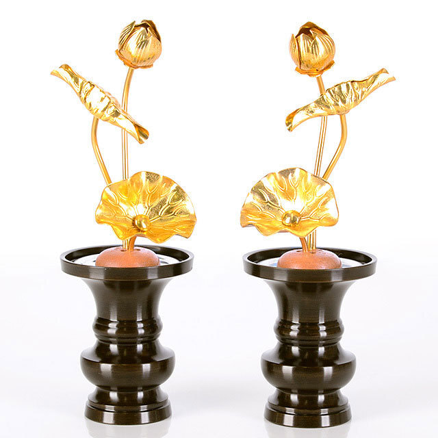 仏具【真鍮製常花 3寸3本立 本金付】[国産][小常花] 金色 真鍮 蓮華 仏花 法要 枯れない 造花 仏具 仏壇 仏壇用 飾り お供え 3号 お仏壇 仏壇 小物