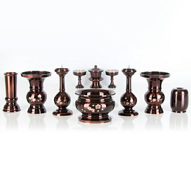 仏具セット【東型 桜彫 紫檀色 10点セット3.0寸～4.5寸】国産 日本製 銅器 高岡製 富山県産 仏具 おしゃれ 仏壇用品 前香炉 丸香炉 香炉 火立て ローソク立て 花立て 仏飯器 茶湯器 線香立て マッチ消し お仏壇 小物 可愛い かわいい