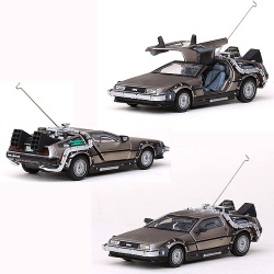 バック・トゥ・ザ・フューチャー　Part1　1/43スケール　ダイキャストモデルカ―　デロリアン　ステンレスフィニッシュ