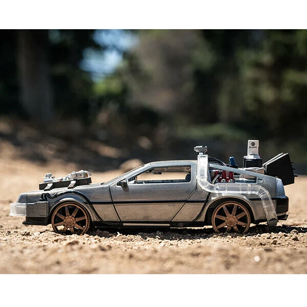 1:24 BACK TO THE FUTURE PART III - TIME MACHINE (RAIL) W/LIGHT