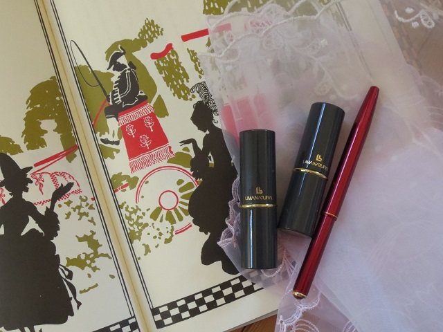 紅花色素を使用した口紅