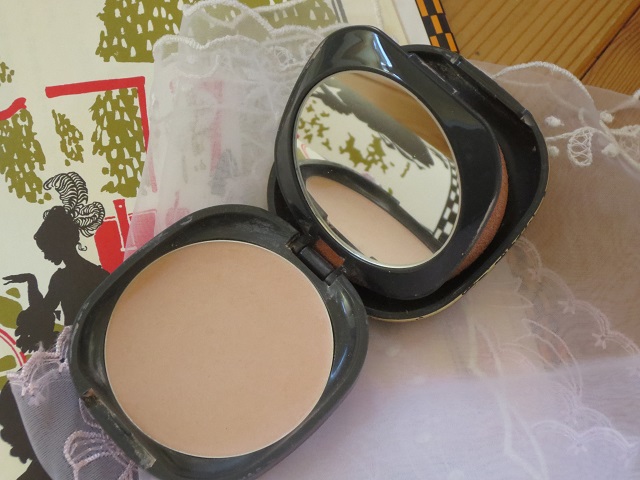 しっとりと伸びてカバー力が強い【ピュアＵＶモイスチャーパクト】リマナチュラル