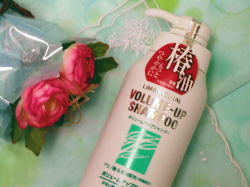 増え過ぎに注意！？ハリとコシの【ボリュームアップシャンプー】