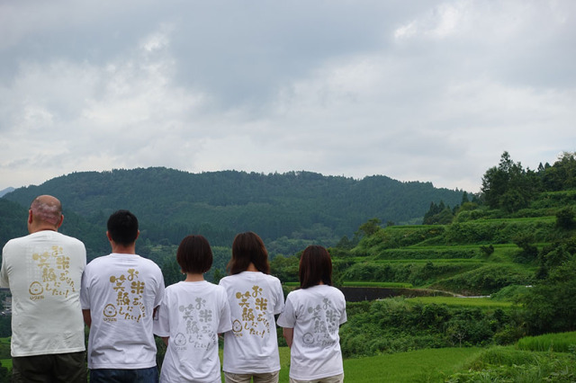 いづよねTシャツ集合バック2