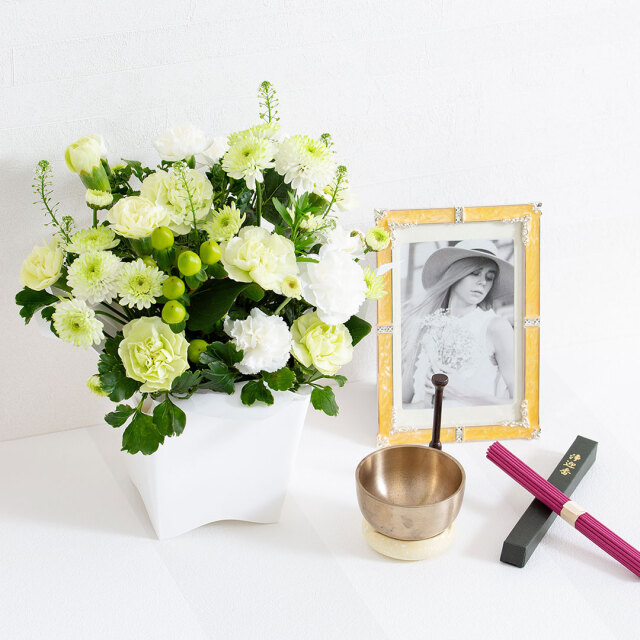 お供え花アレンジフラワー