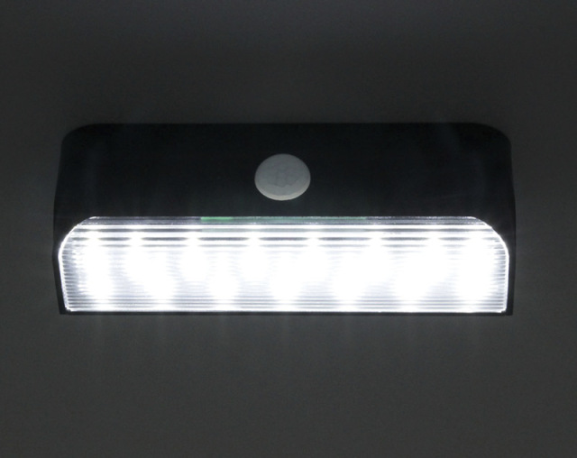 STAR★LIGHT　LEDソーラー ウォールライト （横型）（ブラック）（SK-SWLW200BK）