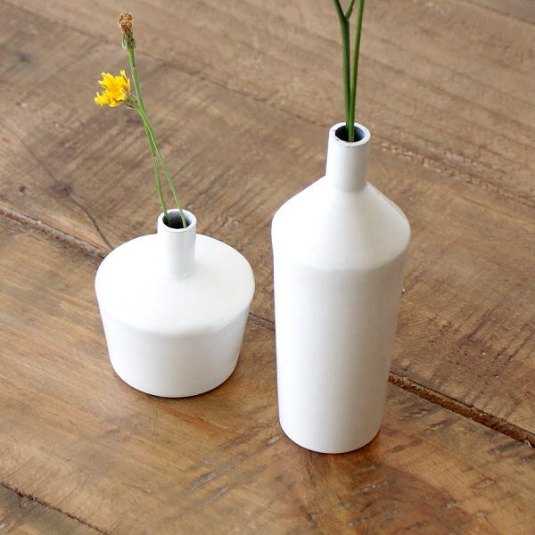 一輪挿し おしゃれ 白 ホワイト 丸 琺瑯 花瓶 フラワーベース 花器 シンプル かわいい ホーローの小さな一輪挿し 2タイプ [aks5859]