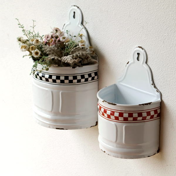 小物入れ 壁掛け フラワーポット コンテナ 収納 おしゃれ かわいい シャビー アンティーク レトロ ペイント シャビーなメタル壁掛けコンテナ2セット [dcr5548]