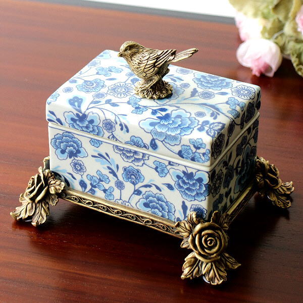 小物入れ 陶器 おしゃれ 真鍮 小鳥 シノワズリ 蓋付き ボックス アンティーク シノワズリ 陶器の蓋付きボックス バード 【送料無料】 [ebn5475]