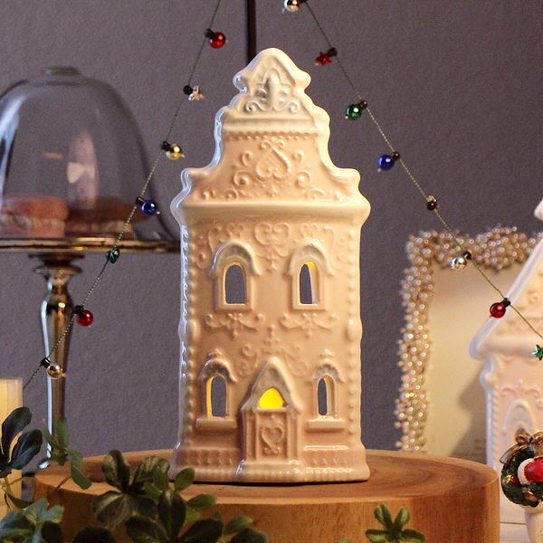 アウトレット クリスマス Xmas キャンドルホルダー LEDキャンドル付き 灯り 照明 小さい 卓上 おしゃれ かわいい 陶器 LEDキャンドル付き キャンディーハウス スモール [hal1407]