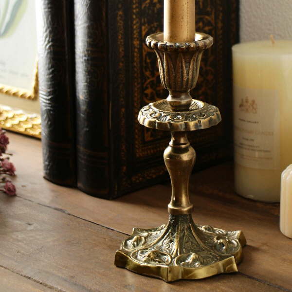 キャンドルホルダー おしゃれ キャンドルスタンド キャンドル立て ろうそく立て アンティーク調 デコラティブなアルミのキャンドルホルダー [hal7020]