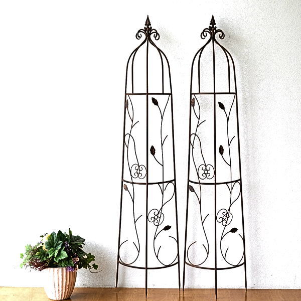 トピアリー アイアン トレリス 高さ138cm 円形 ガーデントレリス オベリスク 支柱 つる性植物 クレマチス つるバラ アンティーク おしゃれ 半円のフラワートピアリー 2枚セット 【送料無料】 [iad2259]