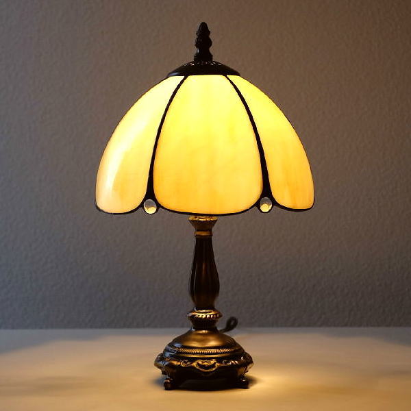 ステンドグラス おしゃれ ランプ 照明 ランプスタンド テーブルランプ アンティーク レトロ ベッドサイドランプ ステンドテーブルランプ プランタン 【送料無料】 [itn2241]