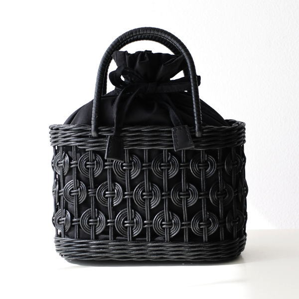 ラタンバッグ かごバッグ 軽量 丈夫 ドットモチーフ 透かし編み ナチュラル 牛革 おしゃれ 巾着 トート バスケットバッグ インドネシア製 ラタンサークル編 かごバッグ 【送料無料】 [kan5965]