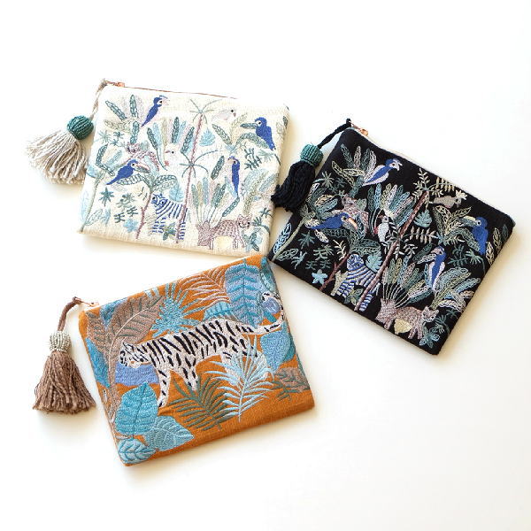 ポーチ 小物入れ おしゃれ 刺繍 デザイン コットン タッセル 布張り かわいい スマホ フラットポーチ ジャングル刺繍のフラットポーチ 3タイプ [kan8680]