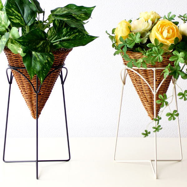 フラワースタンド ラタン調 手編み風 ナチュラル 鉢カバー プランター バスケット 円錐形 三角 高さ30cm 観葉植物 植木鉢 フラワーポット フェイクラタンのコーンポットスタンド [cle2761]