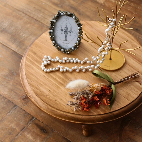 花台 木製 天然木 加湿器 置く台 丸型 台座 脚付き ディスプレイスタンド 飾り台 観葉植物 鉢置き台 ロータイプ ナチュラル φ28cm パイン ラウンドスタンド [cle6329]