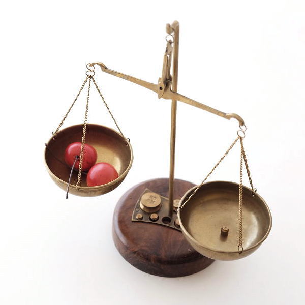 バランススケール オブジェ 置物 天秤 ブラス インテリアオブジェ おしゃれ アンティーク風 ブラススケールのアンティークオブジェ Ebn8458 ギギliving バランススケール オブジェ 置物 天秤 ブラス インテリアオブジェ おしゃれ アンティーク風 ブラススケールのアンティークオブジェ Ebn8458 ギギliving