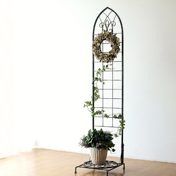 フラワースタンド トレリス アイアン ゴシック アーチ型 自立 鉢置き リース掛け 蔓植物 屋外 目隠し 仕切り フェンス 高さ164cm アイアンのラティス付スタンド 【送料無料】 [iad2146]
