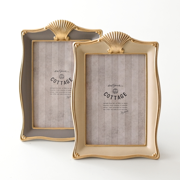 フォトフレーム 写真立て 卓上 壁掛け 縦型 アンティーク クラシック 曲線 ハガキサイズ ポストカード おしゃれ エレガント ゴールド グレー ベージュ シェルフォトフレーム 2カラー [kan9781]