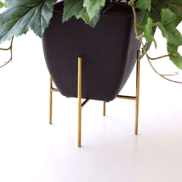 KLONG Skott 真鍮製フラワースタンド サテンゴールド・マットゴールド KLONG Skott 真鍮製フラワースタンド サテンゴールド・マット