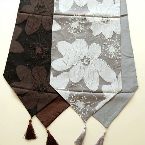 テーブルランナータッセル付き モダン 北欧 テーブルクロス テーブルセンター テーブルウェア テーブルランナー フラワー２カラー Kwb5934 ギギliving