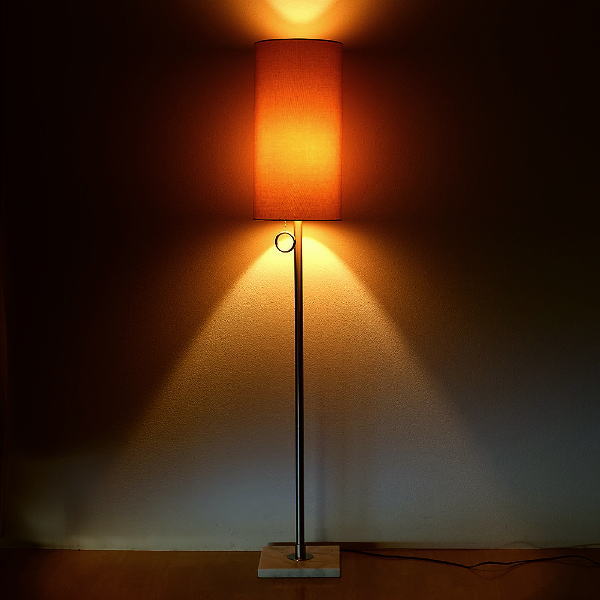 フロアランプ おしゃれ フロアライト スリム スタンド照明 ベッドサイド モダン 人工大理石 リネンシェード スタイリッシュなフロアランプ Kwt14 ギギliving