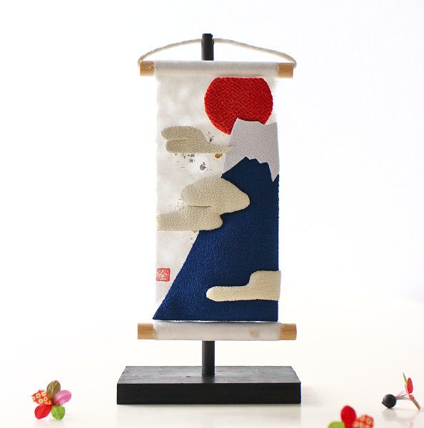 タペストリー 卓上 スタンド おしゃれ 和風 ちりめん細工 玄関 和室 季節 春夏秋冬 縁起物 正月 新年 和柄 和モダン 和小物 飾り 日本製 台付きミニタぺストリー 富士山 [mzk6215]